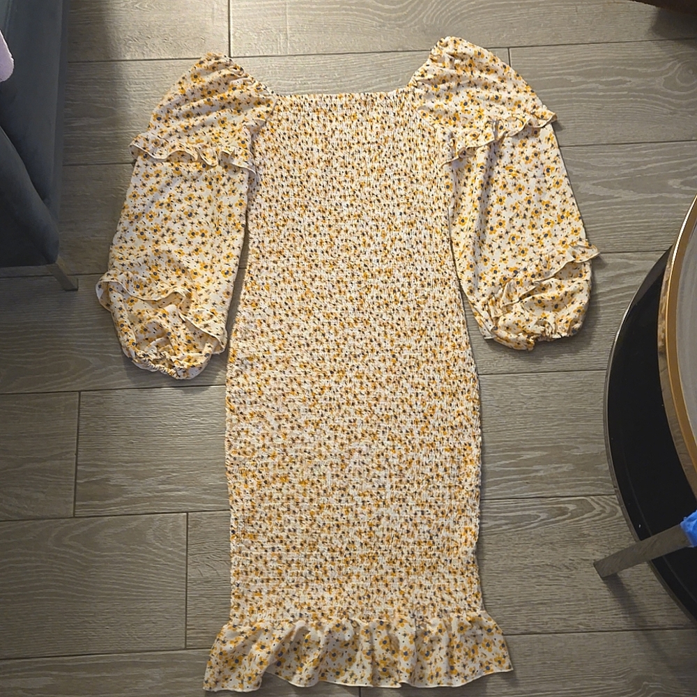 Floral dress form fitting